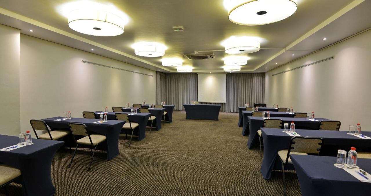 Anew Hotel Witbank Emalahleni Exterior foto